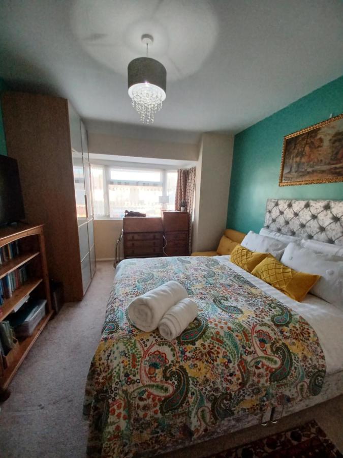 Stunning Homestay In Wolverhampton Bushbury Exterior photo