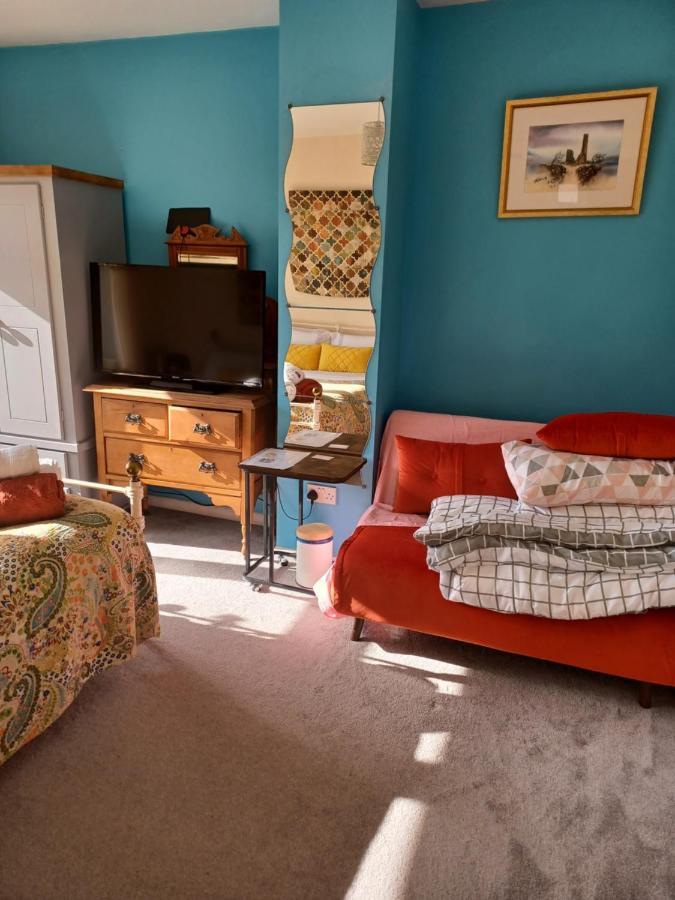 Stunning Homestay In Wolverhampton Bushbury Exterior photo